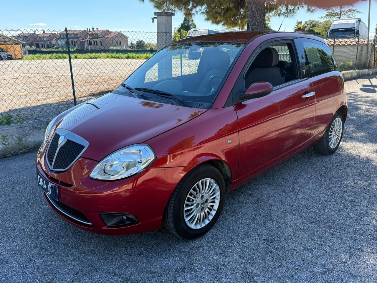 Lancia Ypsilon 1.2 Benzina Neopatentati uniproprietà