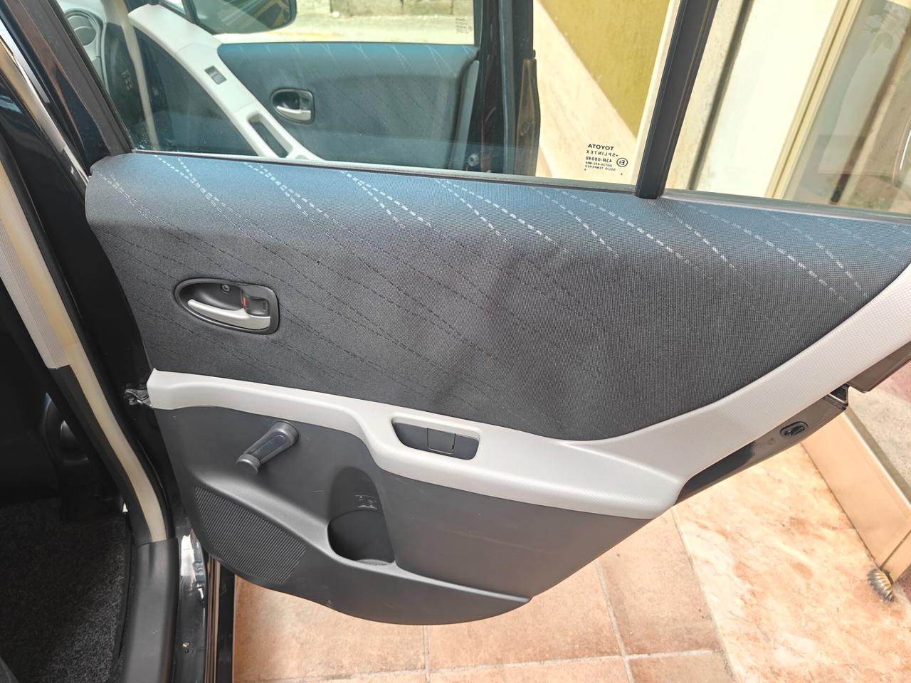Toyota Yaris 1.3 M-MT Sol Automatica
