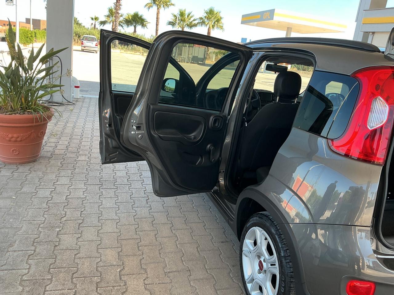 Fiat Panda 1.0 FireFly S&S Hybrid Garmin