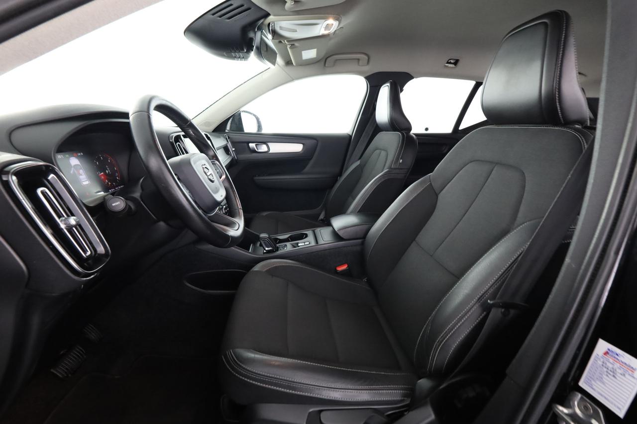 VOLVO XC40 (2017--->) XC40 D3 Geartronic Business