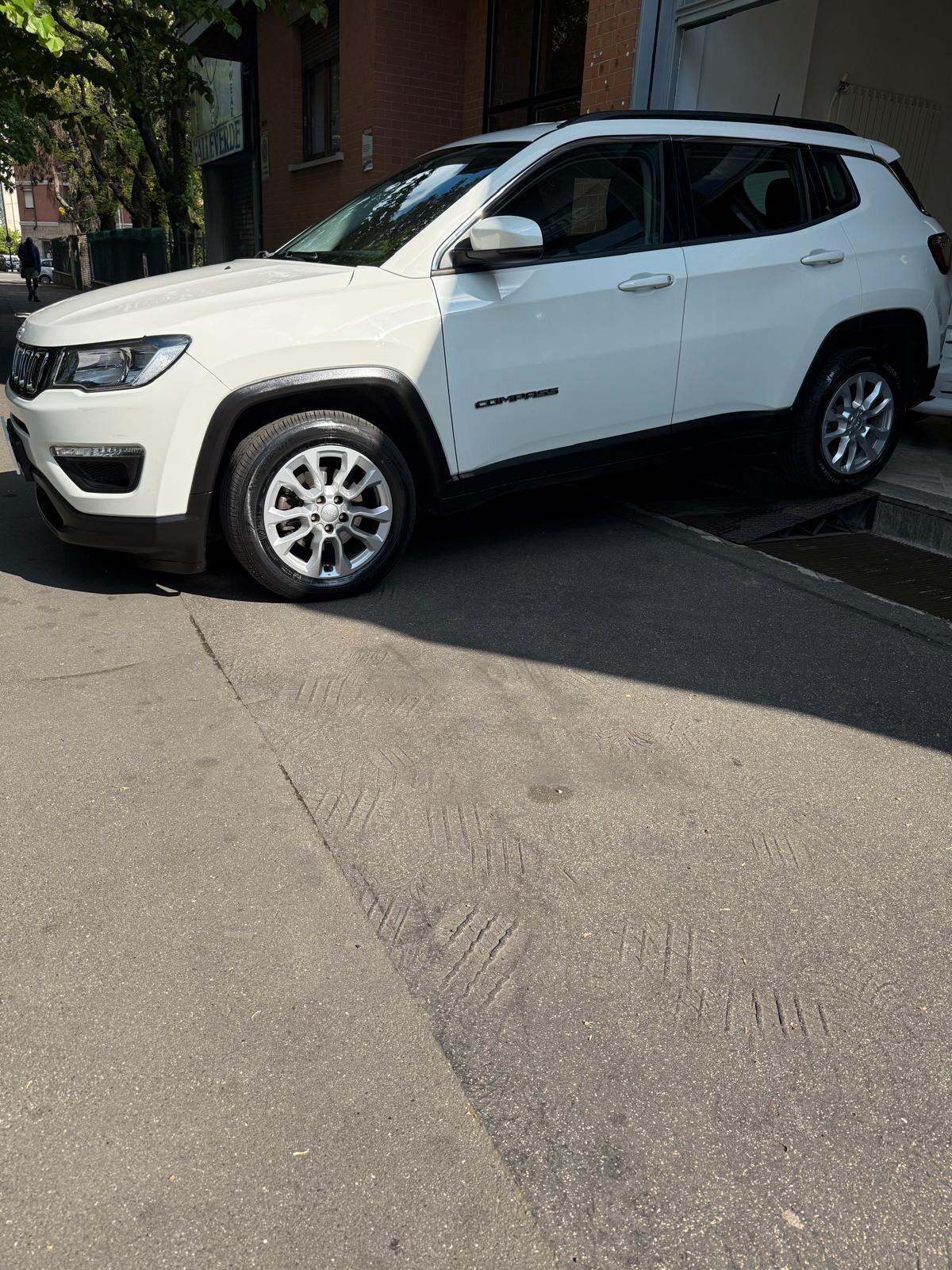 Jeep Compass 1.3 Turbo T4 2WD Business