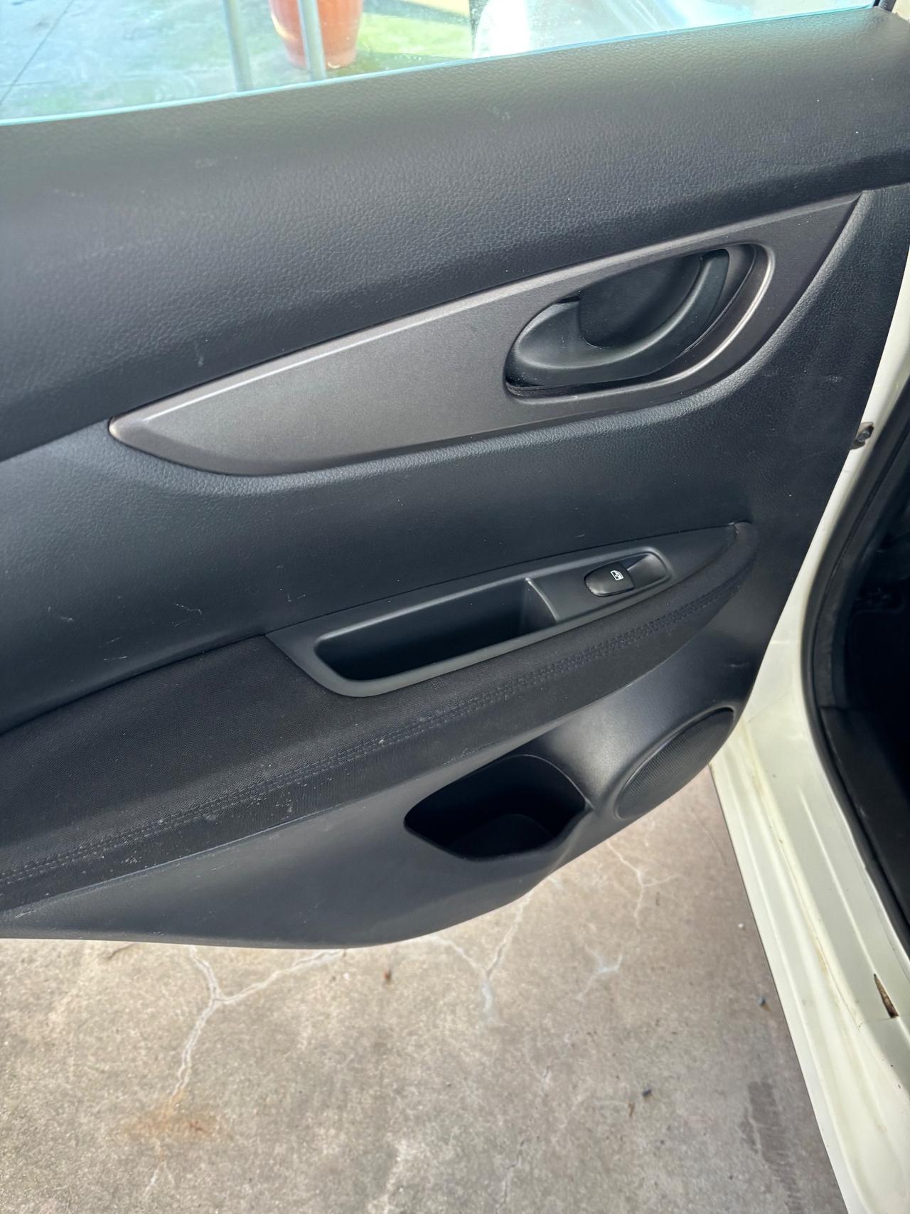 Nissan Qashqai 1.5 dCi Visia