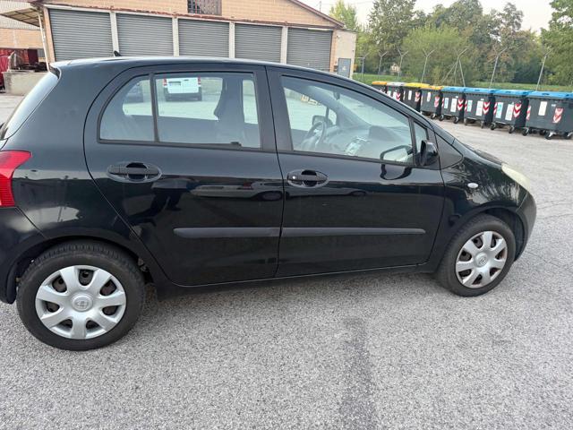 TOYOTA Yaris 1.0 5p Sol senza nessun lavoro da fare