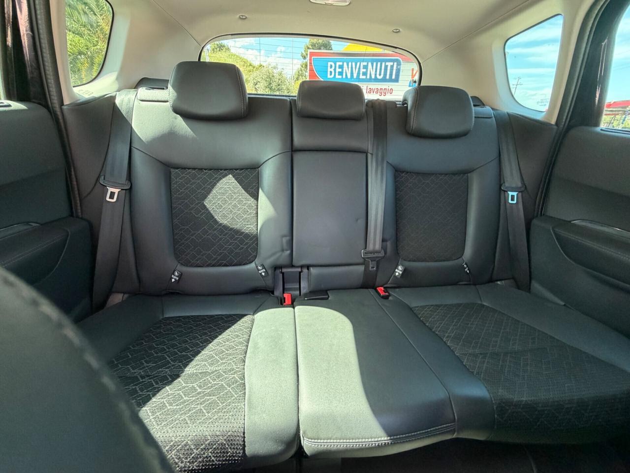 Peugeot 3008 1.6 HDi 115CV Allure
