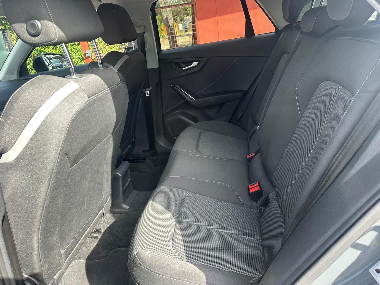 Audi Q2 30 TDI S tronic line Edition exterior fari led *promo*