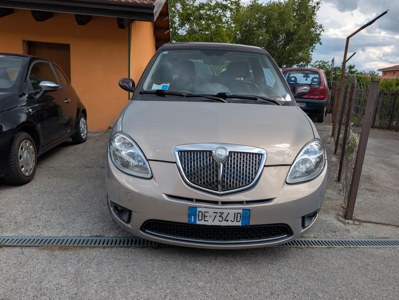 Lancia Ypsilon 1.3 MJT 75 CV Platino
