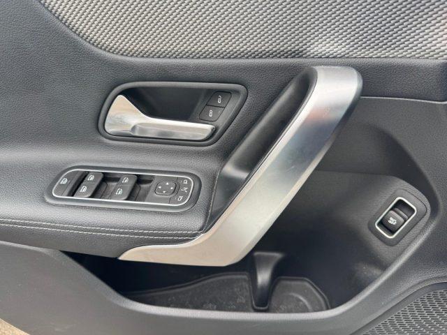 MERCEDES-BENZ CLA 180 Automatic Shooting Brake Sport