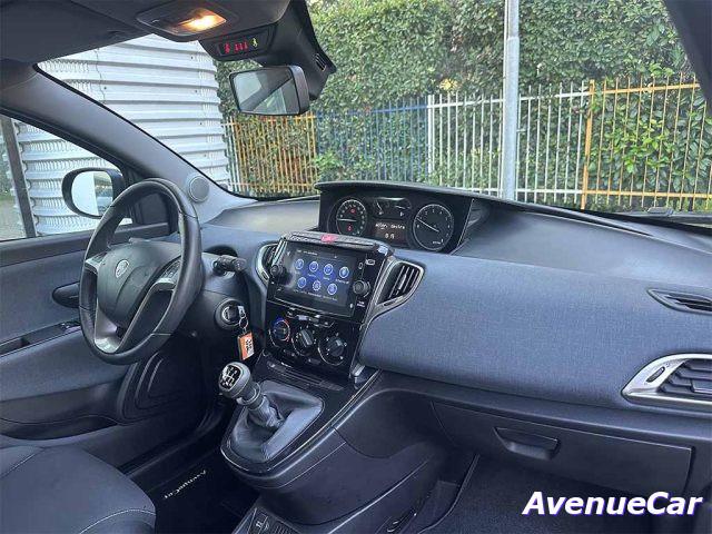 LANCIA Ypsilon hybrid Gold ADATTA A NEOPATENTATI PREZZO REALE