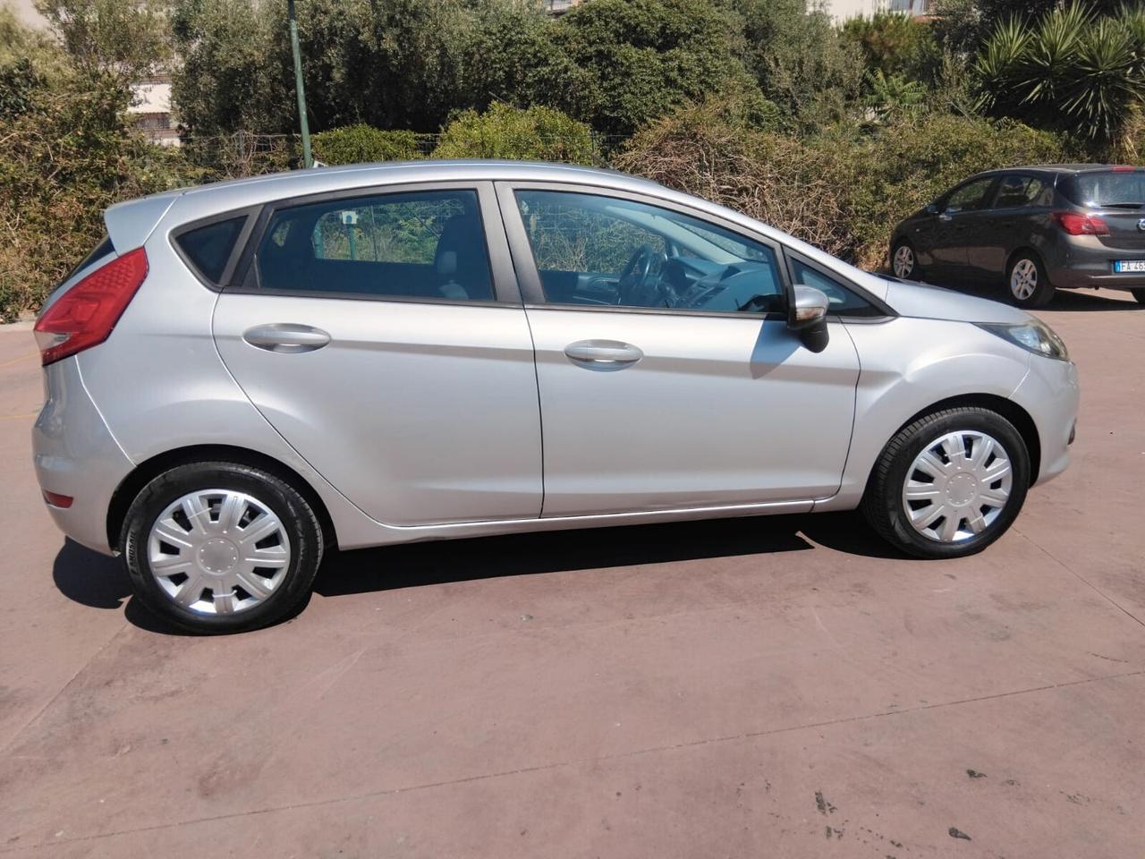 FORD FIESTA 1.6 TDCI UNICPROPRIETARIO GARANTITA 12 MESI