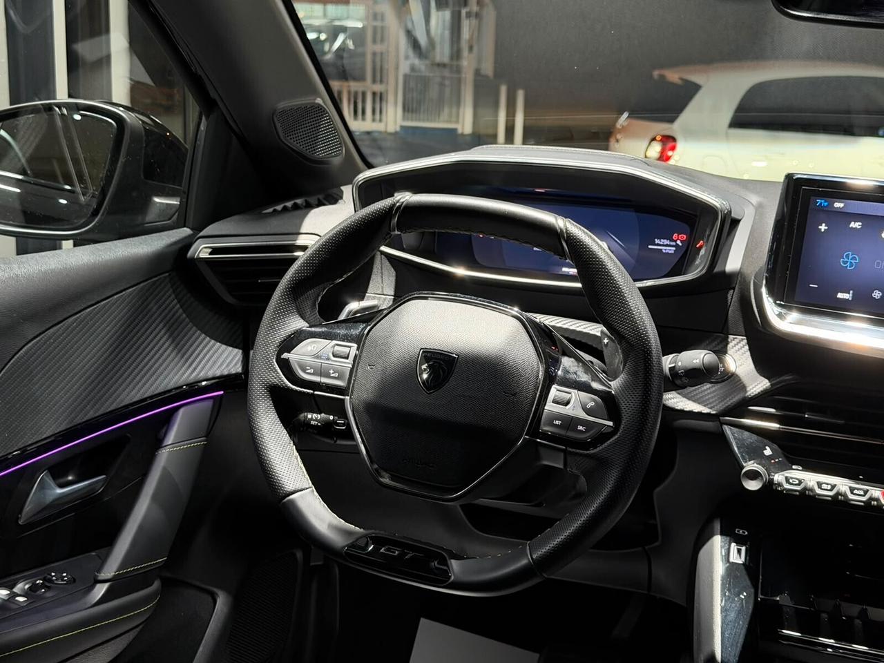 Peugeot 208 Hybrid 145 e-DCS6 GT LINE FULL BLACK