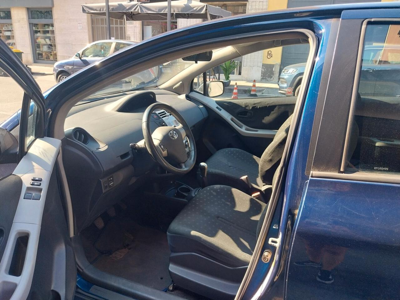 Toyota Yaris 1.0 5 porte