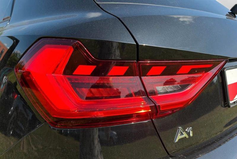 Audi A1 A1 SPB 30 TFSI S tronic S line edition Black Pack 17"