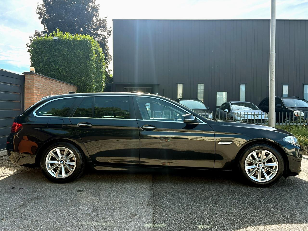 BMW 520D sw aut-Pelle,Tetto,Navi-EURO 6-2016