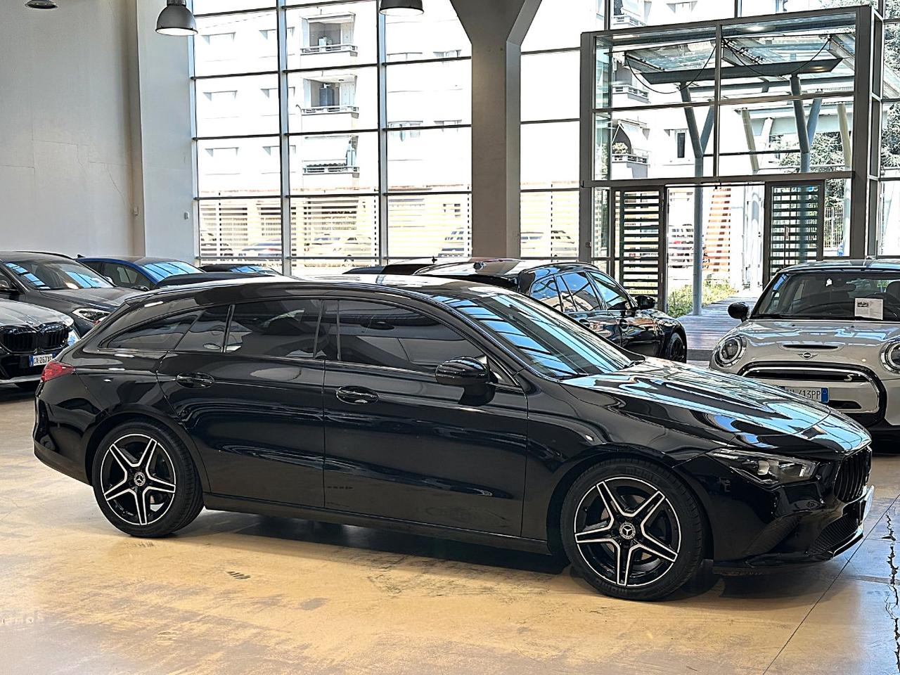 Mercedes CLA Shooting Brake 180 d Sport auto-LED-18"-Camera-Carplay-ACC