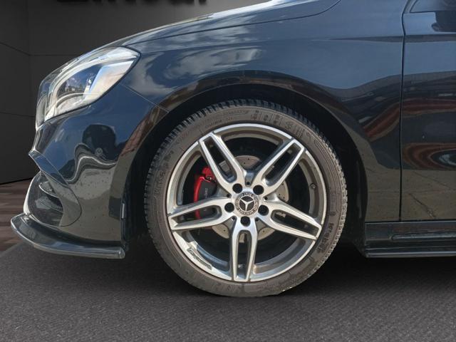 MERCEDES-BENZ A 200 Premium