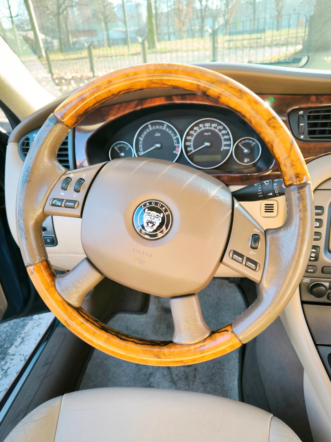 Jaguar X-Type 2.2D cat Wagon Executive