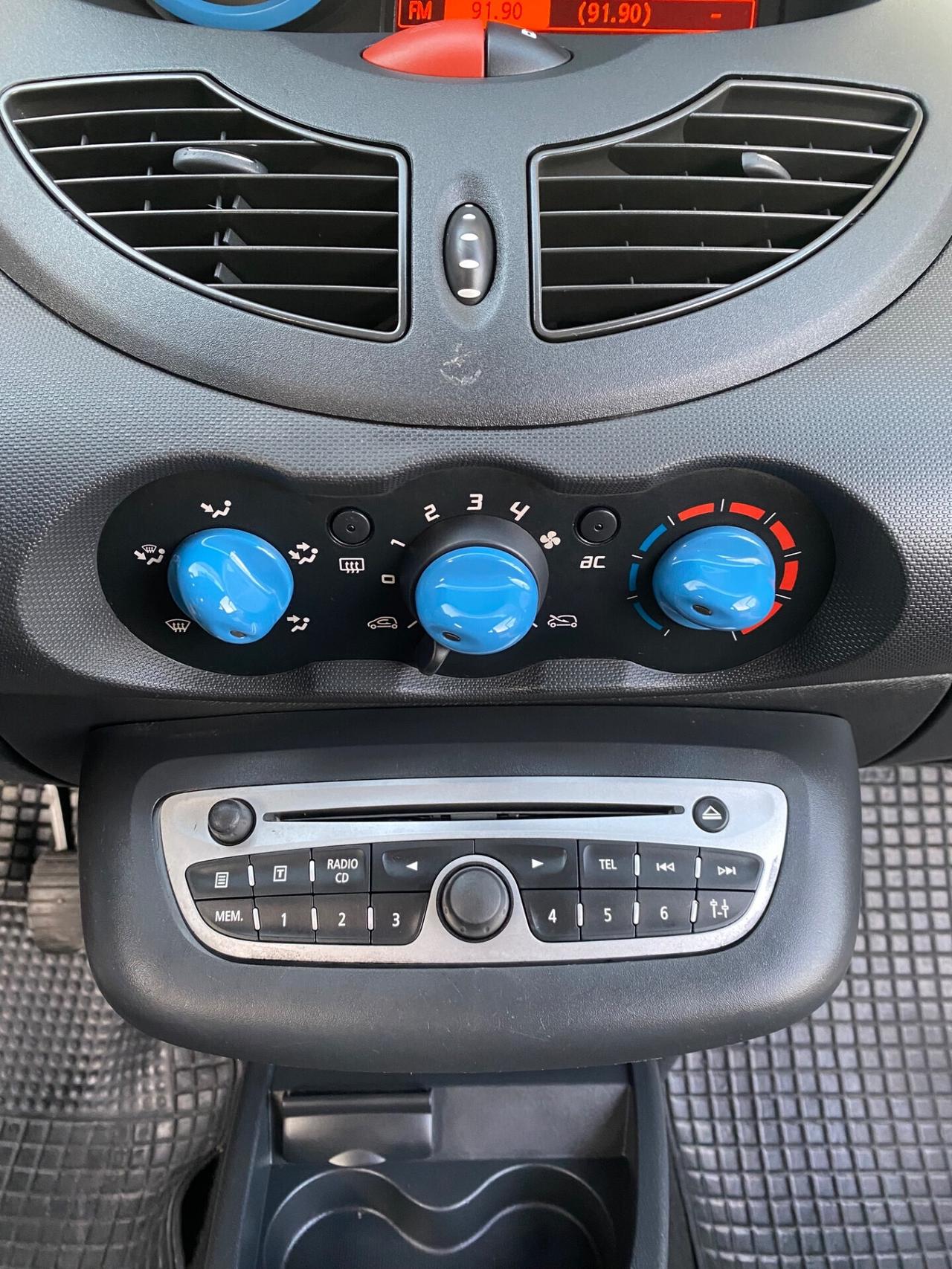 Renault Twingo 1.2 16V benzina 75cv “Live”