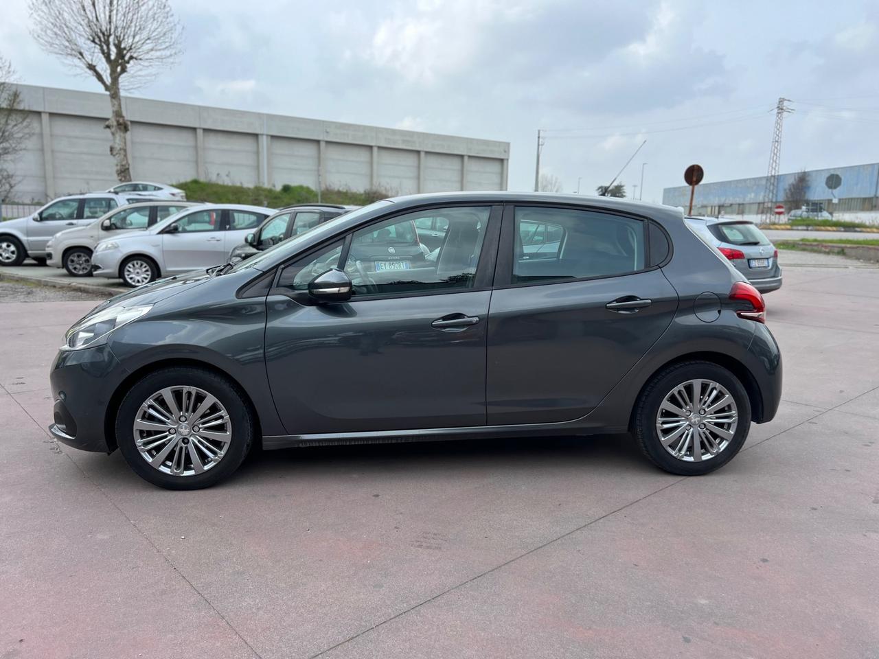 Peugeot 208 PureTech 82 5p. GPL Active