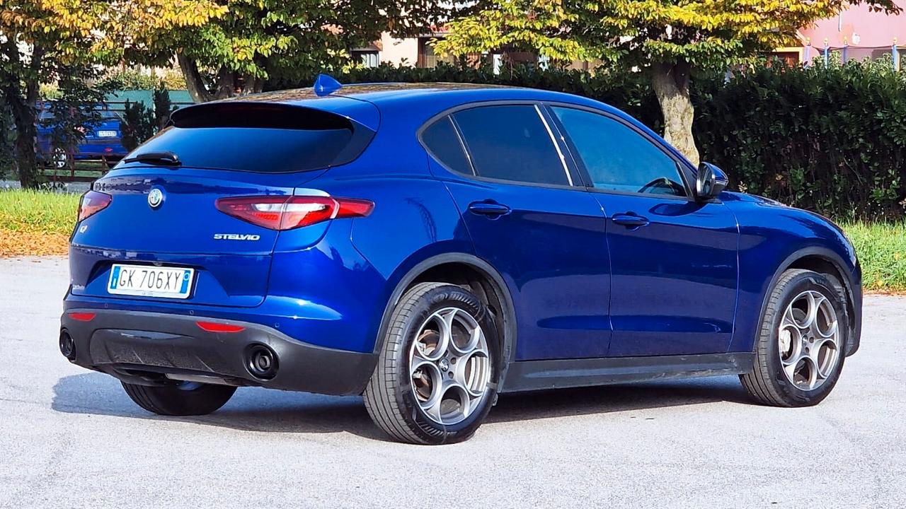 Alfa Romeo Stelvio 2.2 Turbodiesel 190 CV AT8 Q4 Sprint