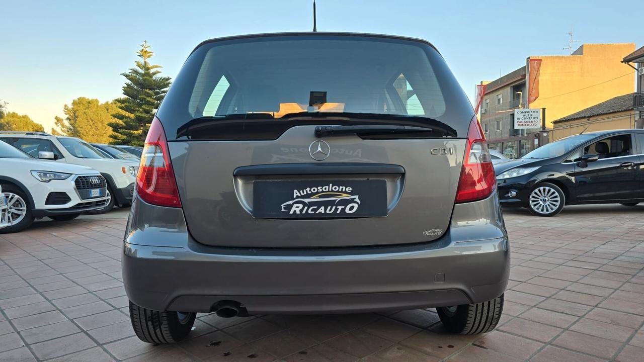 Mercedes-benz A 160 CDI BlueEFFICIENCY Avantgarde