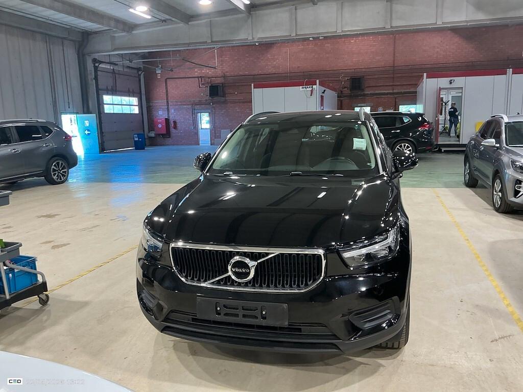 VOLVO XC40 1.5 T2 129CV 6M. MOMENTUM PRO ( FARI LED - COCKPIT - CRUISE - NAVI - MIRROR - SENSORI POST. )