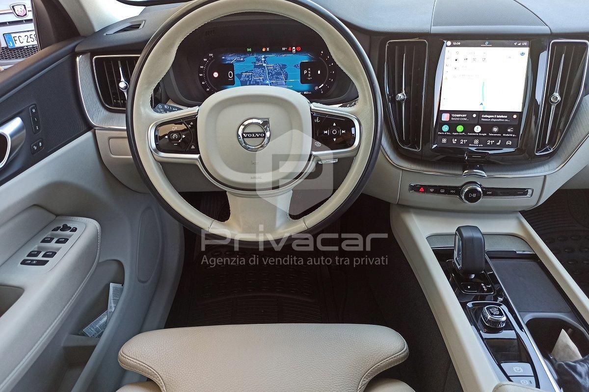 VOLVO XC60 B4 (d) AWD automatico Plus Dark N1