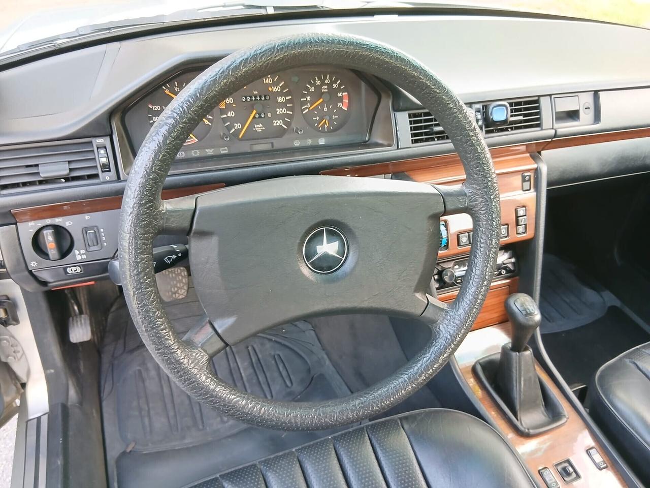 Mercedes-benz E 200 E200