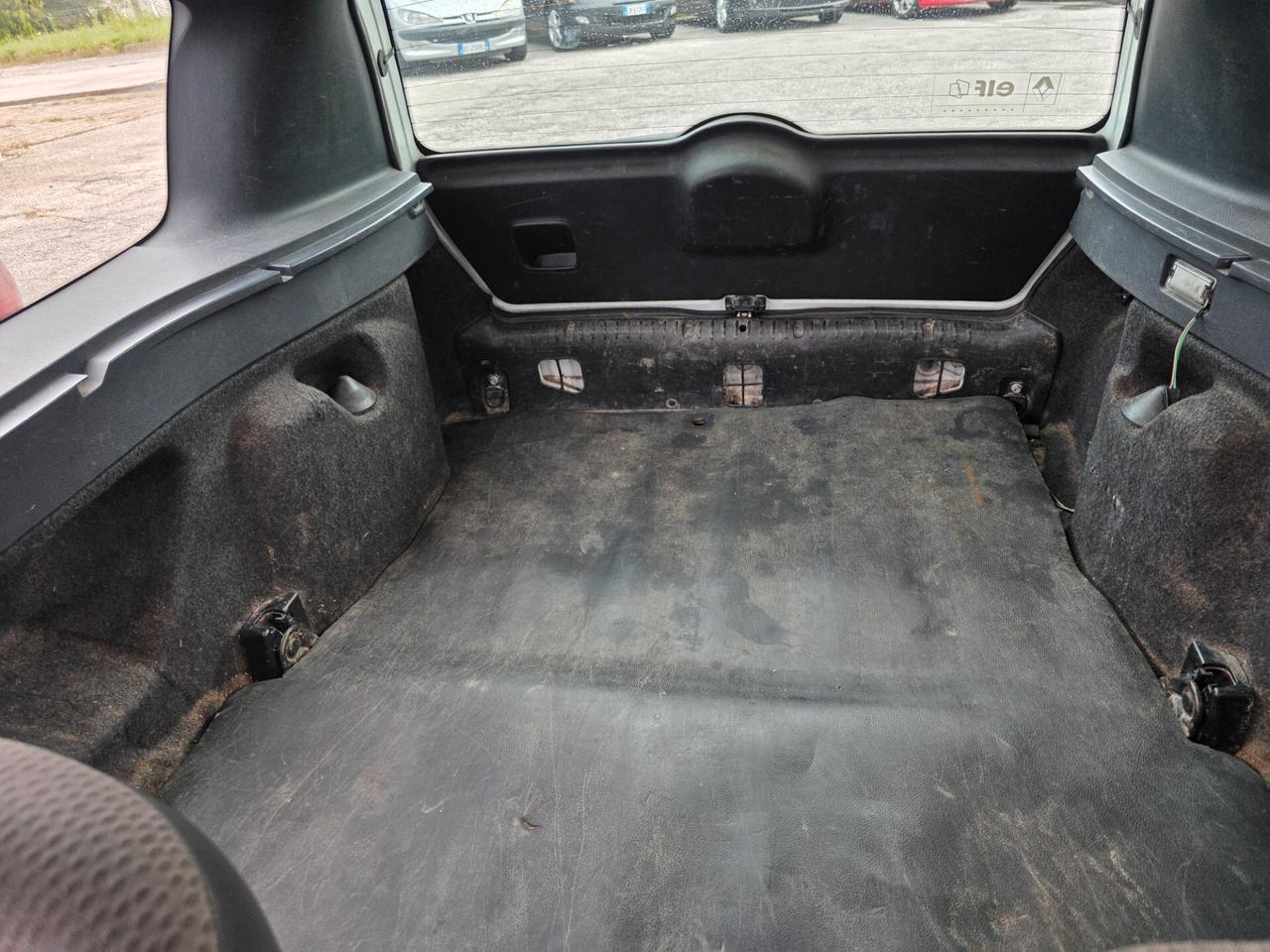 Renault Clio 1.5 dCi 65CV cat 3 porte Access Van con 165.000km