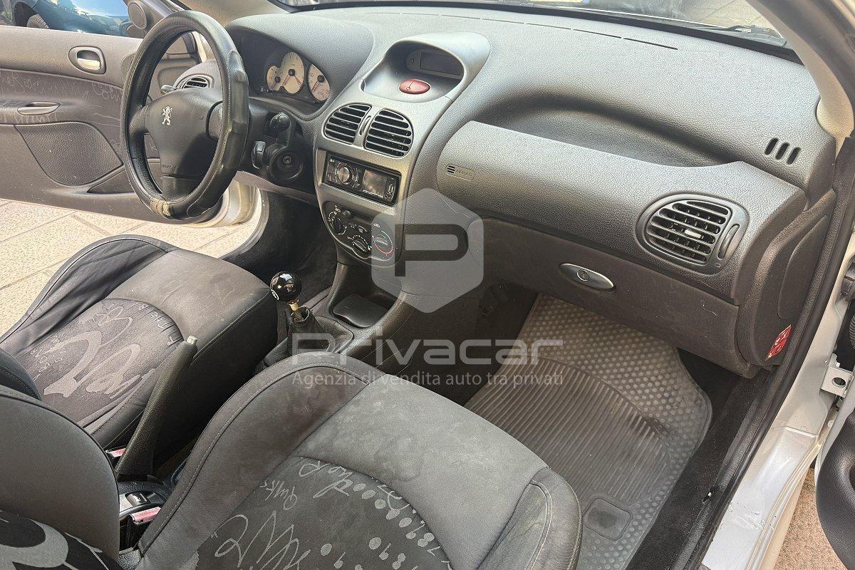 PEUGEOT 206 1.6 16V CC Enfant Terrible