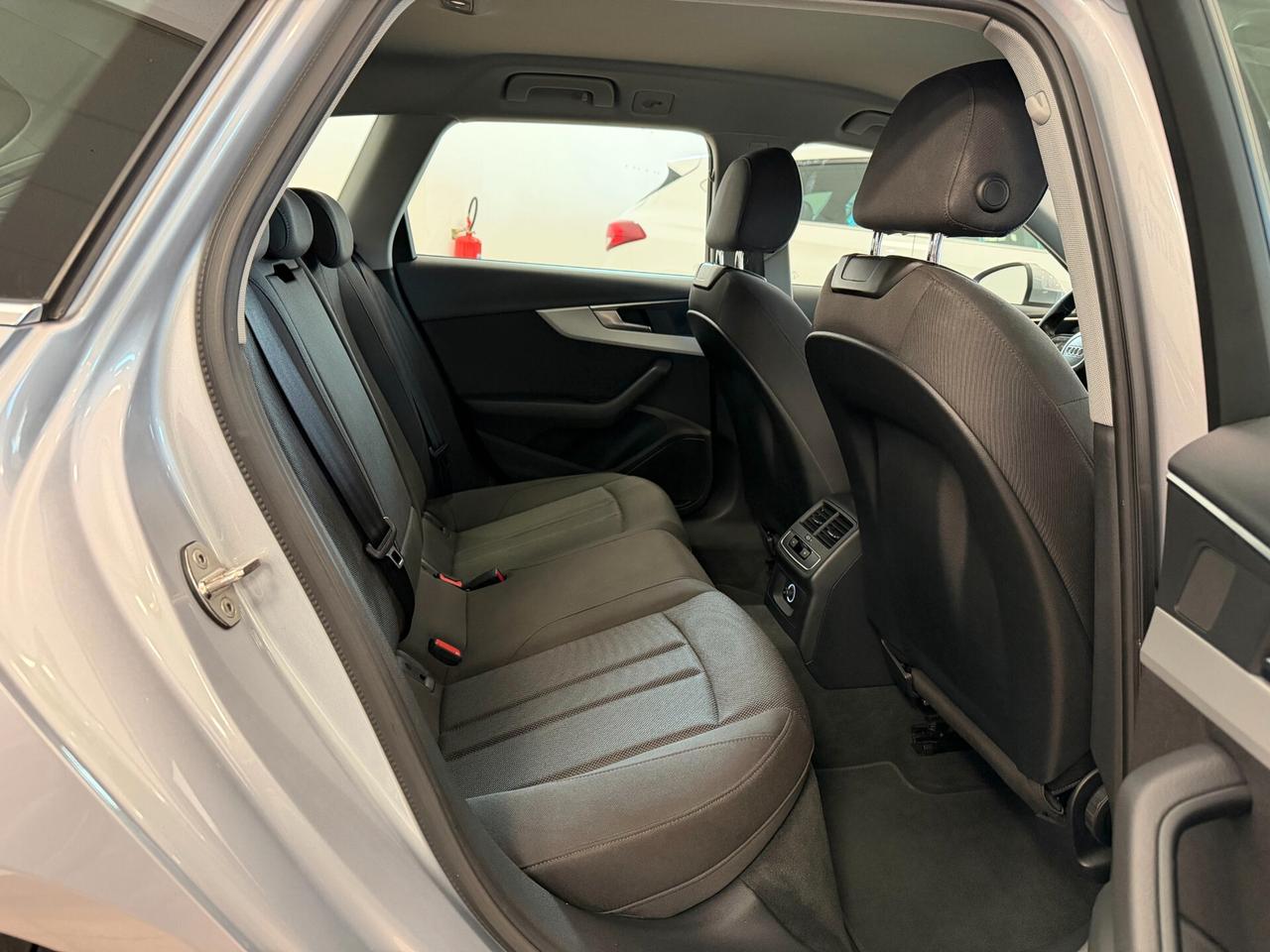 Audi A4 Avant 40 TDI Quattro S-tronic S-Line