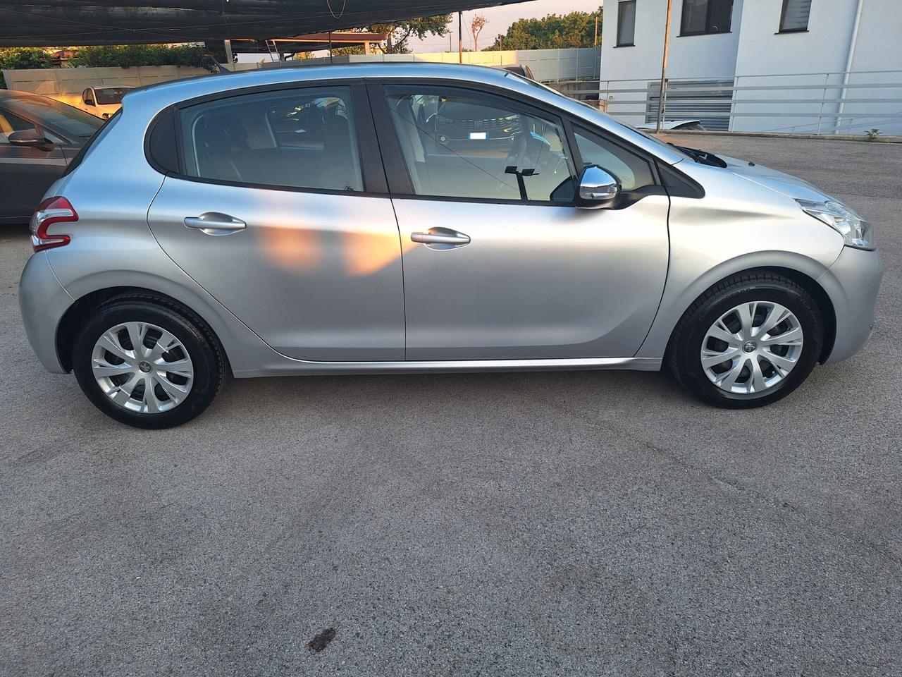 Peugeot 208 1.4 HDi 68 CV 5 porte Active