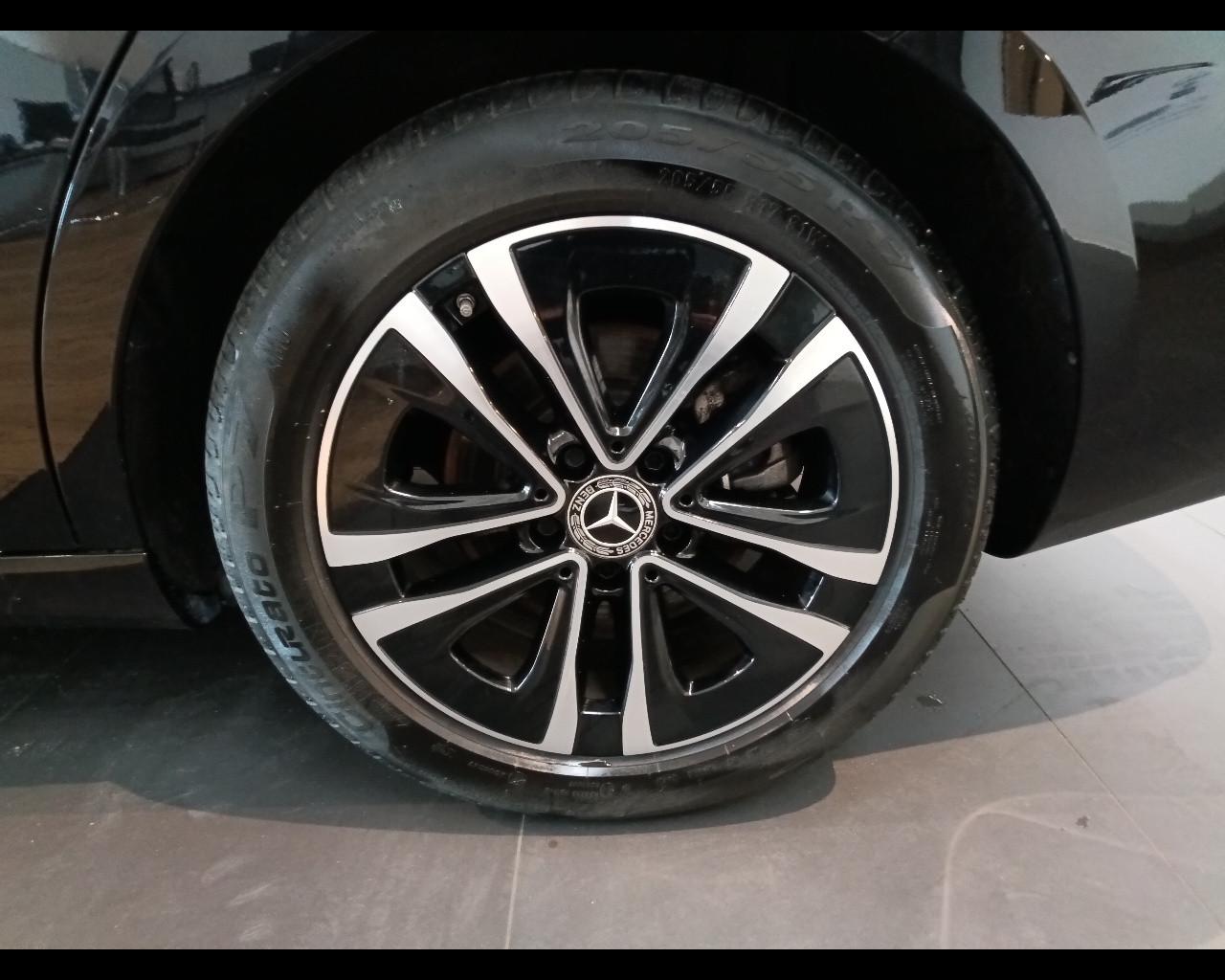 Mercedes-Benz CLA Sh.Brake - X118 2023 - CLA Shooting Brake 180 d Advanced auto