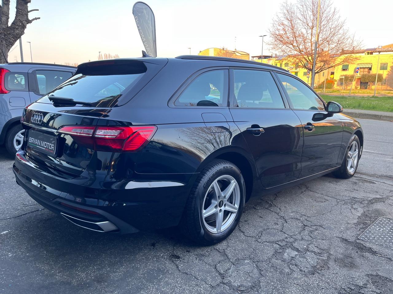 Audi A4 Avant 30 TDI/136 CV S tronic Business Advanced