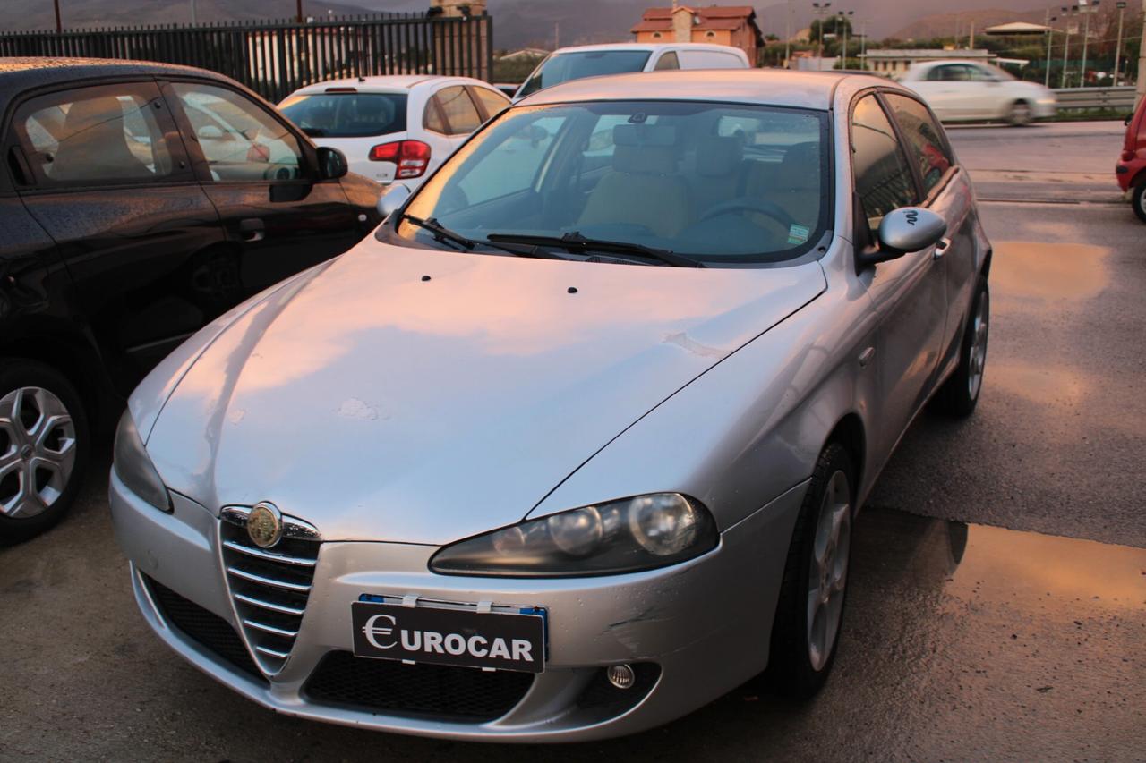 Alfa Romeo 147 1.9 JTD (115 CV) cat 5p. Distinctive