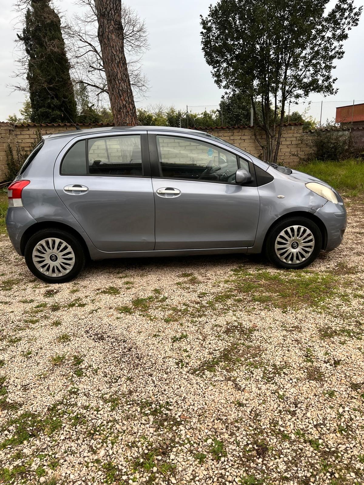 Toyota Yaris 1.0 5 porte Sol