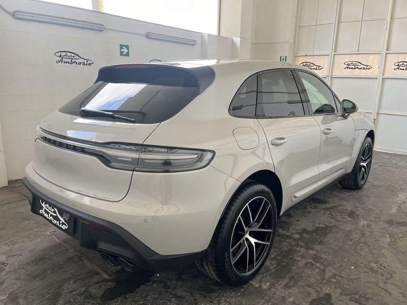 Porsche Macan 2.0 T tua 769,00 al mese