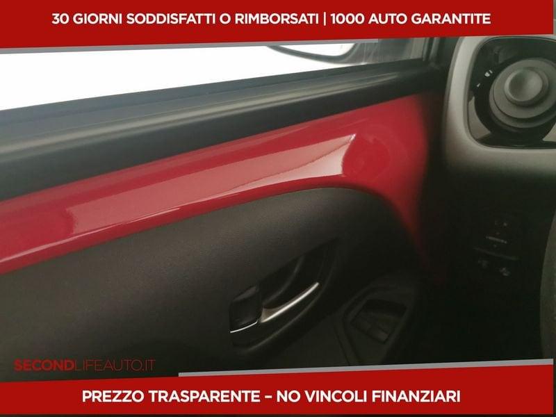 Toyota Aygo 5p 1.0 x-play m-mt 72cv