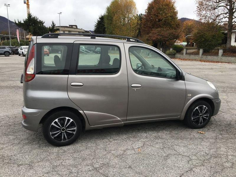 Toyota Yaris Verso 1.3i 16V cat Sol X COMMERCIANTI