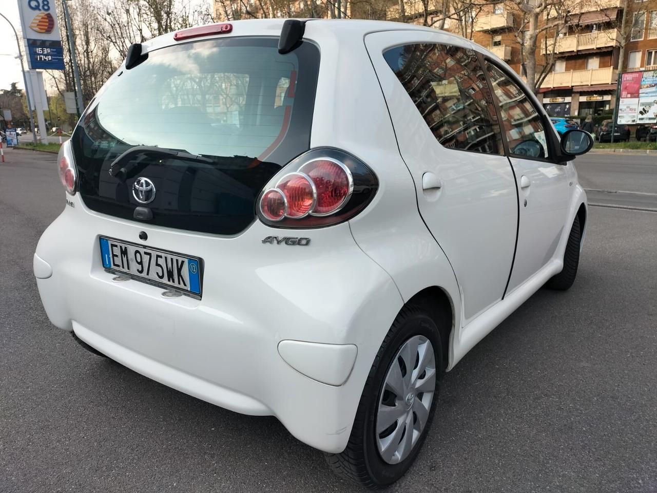 Toyota Aygo 1.0 VVT-i 69 CV 5 porte x-cool MMT