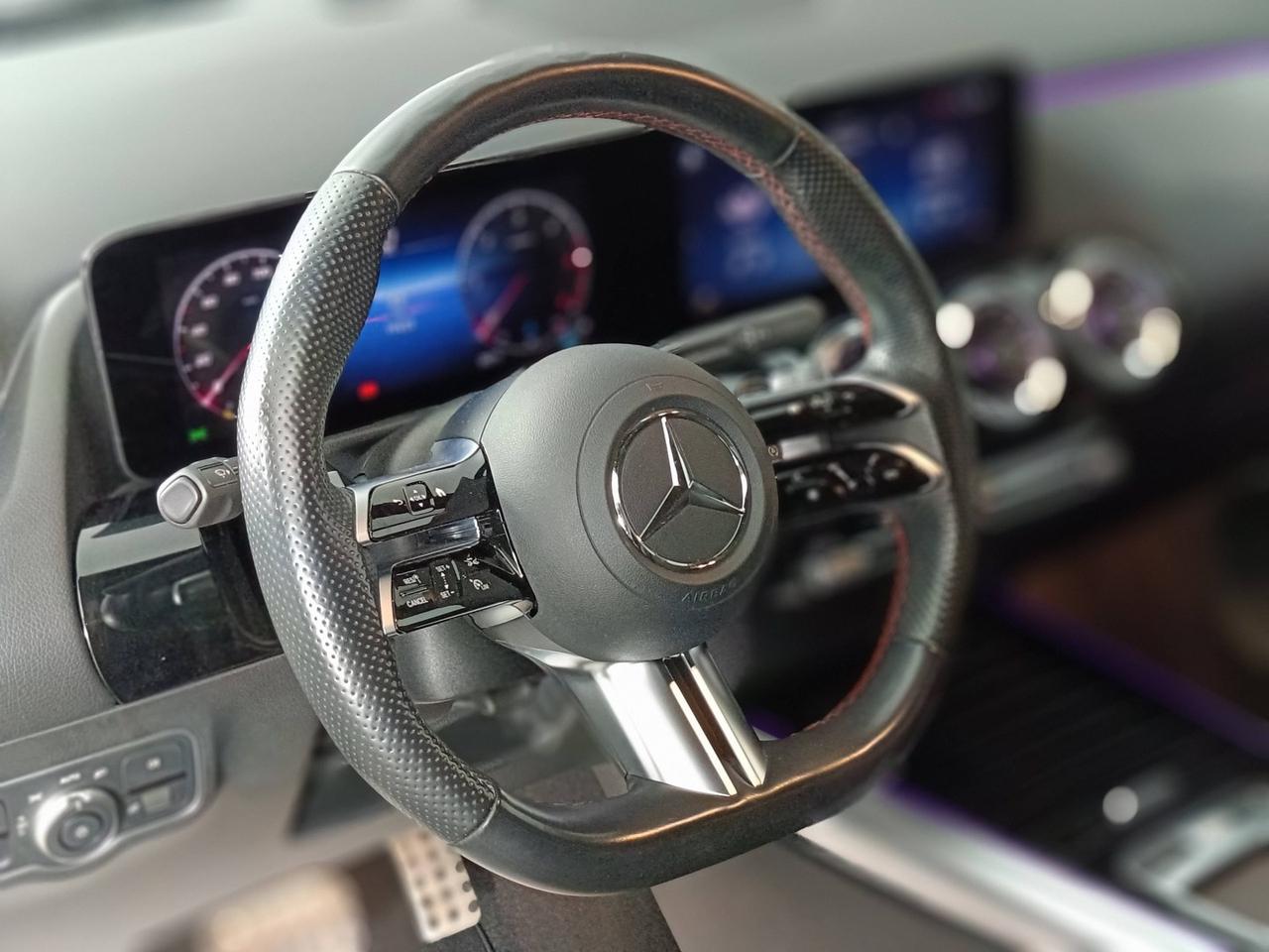 Mercedes-Benz Classe B - W247 2023 - B 180 d AMG Line Advanced Plus auto