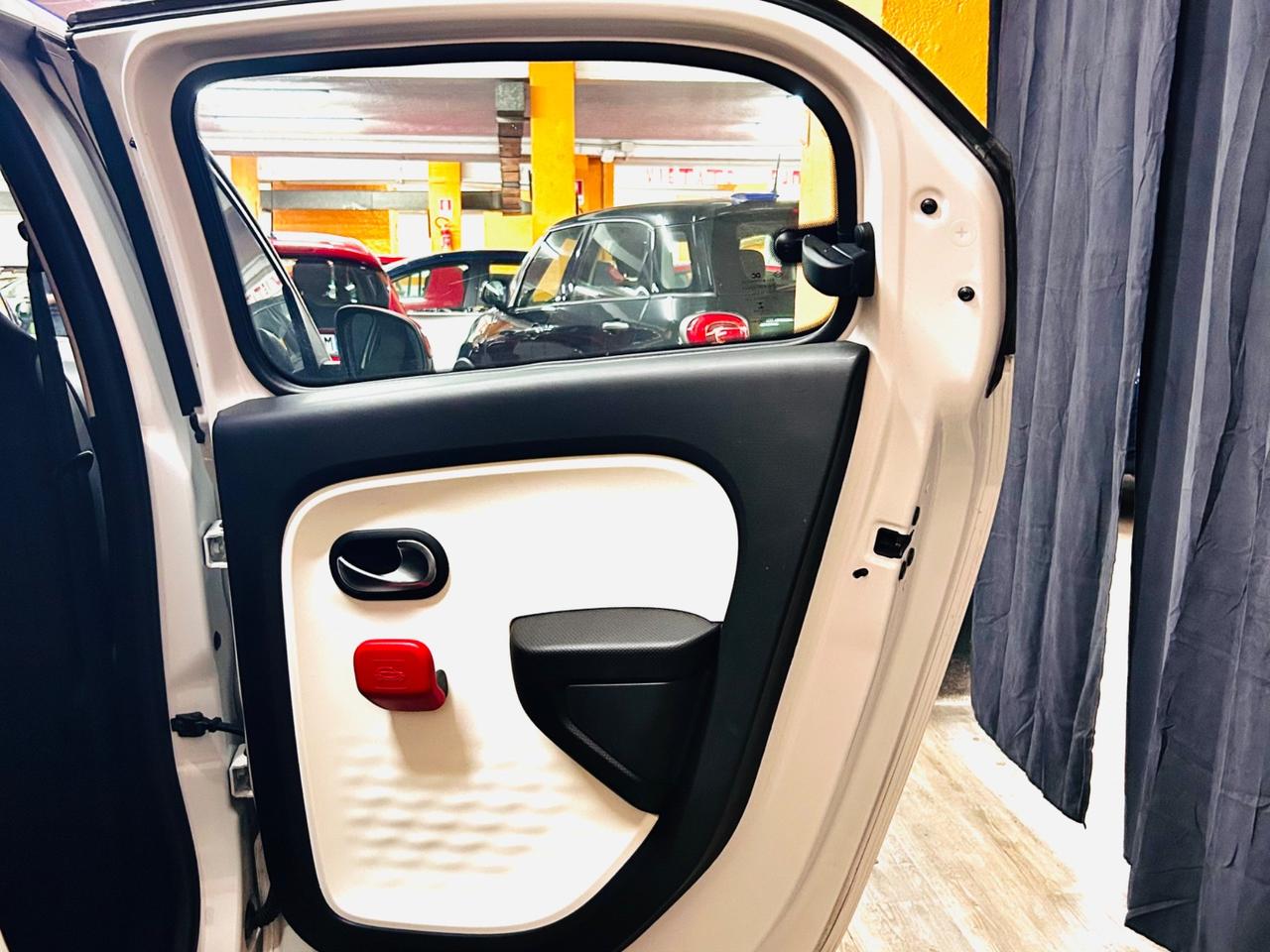 RENAULT TWINGO SCe BIANCA 1.0 BENZINA CON SOLI 40.219 KM.
