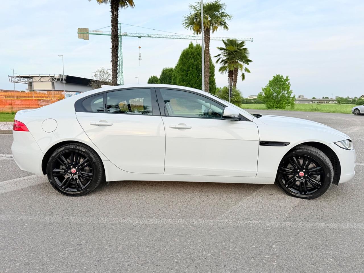 Jaguar XF 2.0 D 180 CV AWD aut. Portfolio