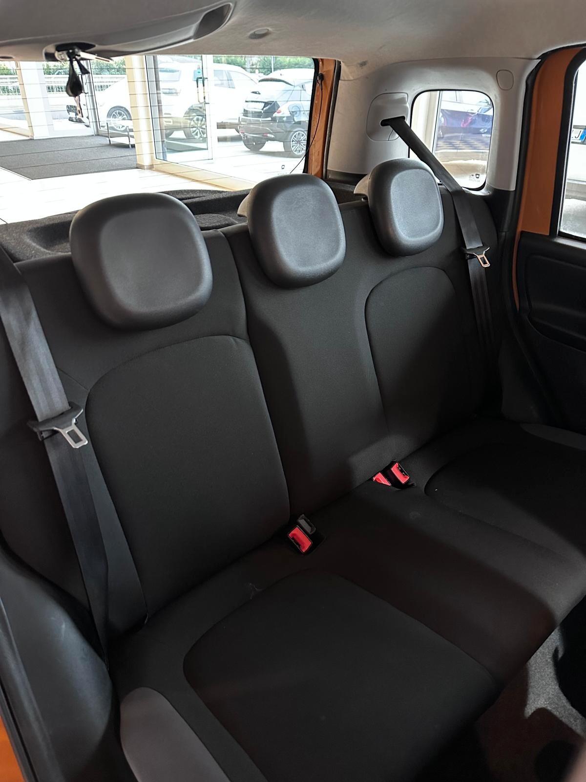 FIAT PANDA 1.2 CONNECTED BY WIND 69CV SEDILE GUIDA REGOLABILE IN ALTEZZA 5 POSTI