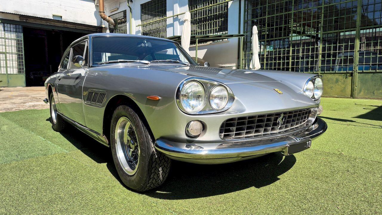 Ferrari 330 GT 2+2 I Serie – 1964