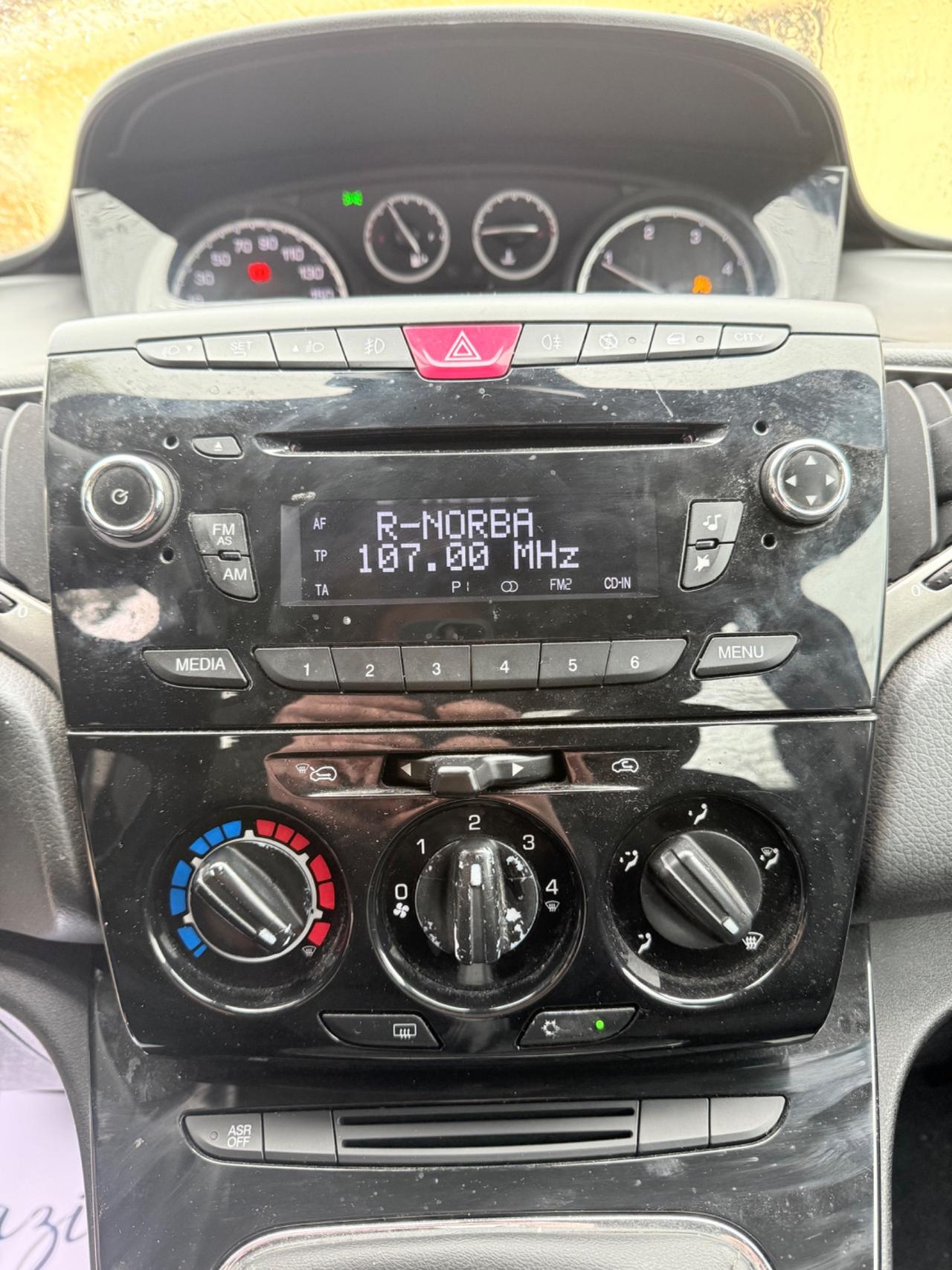 Lancia Ypsilon 1.3 MJT 16V 95 CV 5 porte S&S Silver