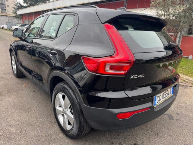 VOLVO XC40 T2 130CV MOMENTUM CORE