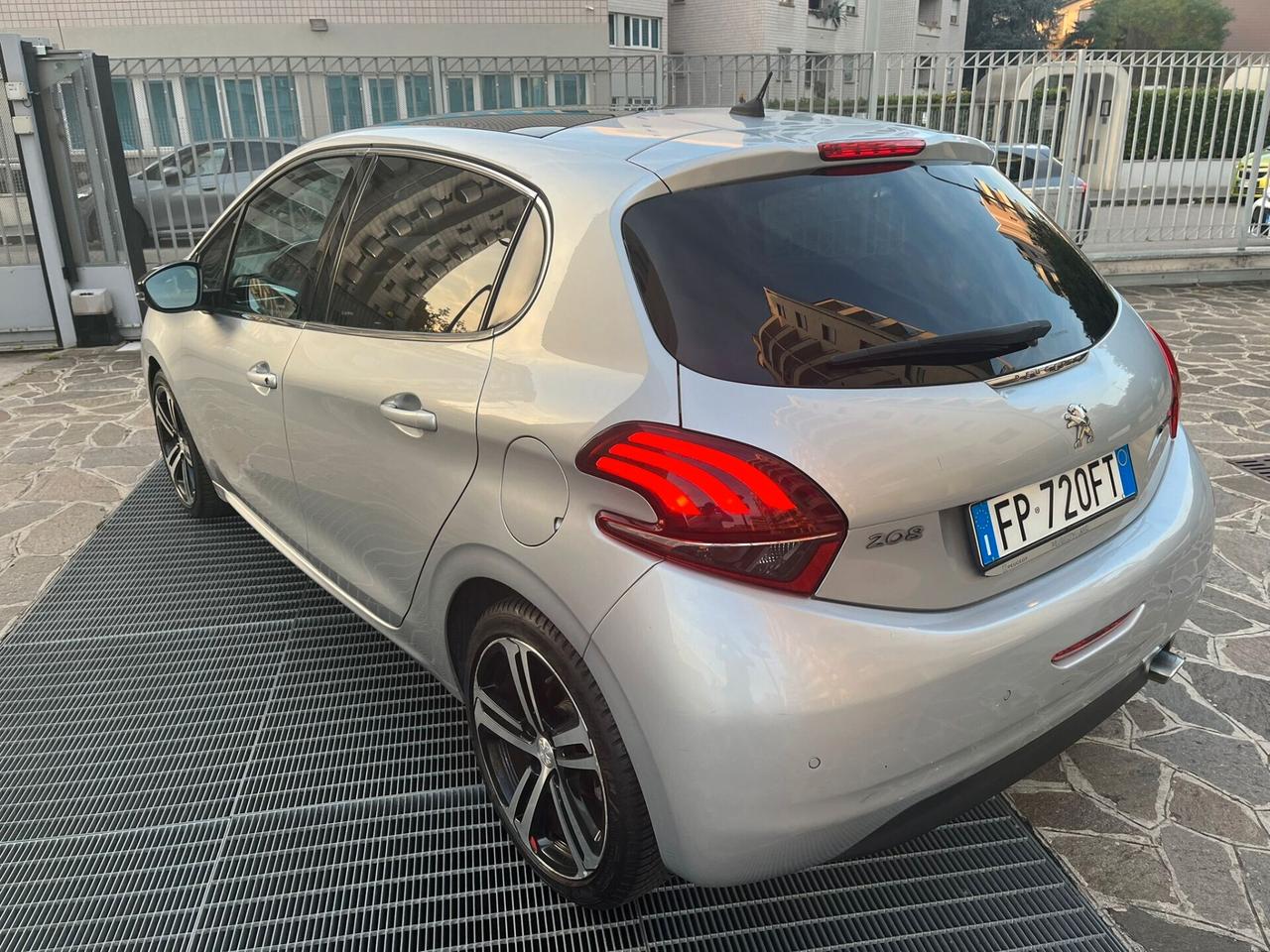 Peugeot 208 1200 Turbo 110 cv GT Line AUT. imm. 03/2018
