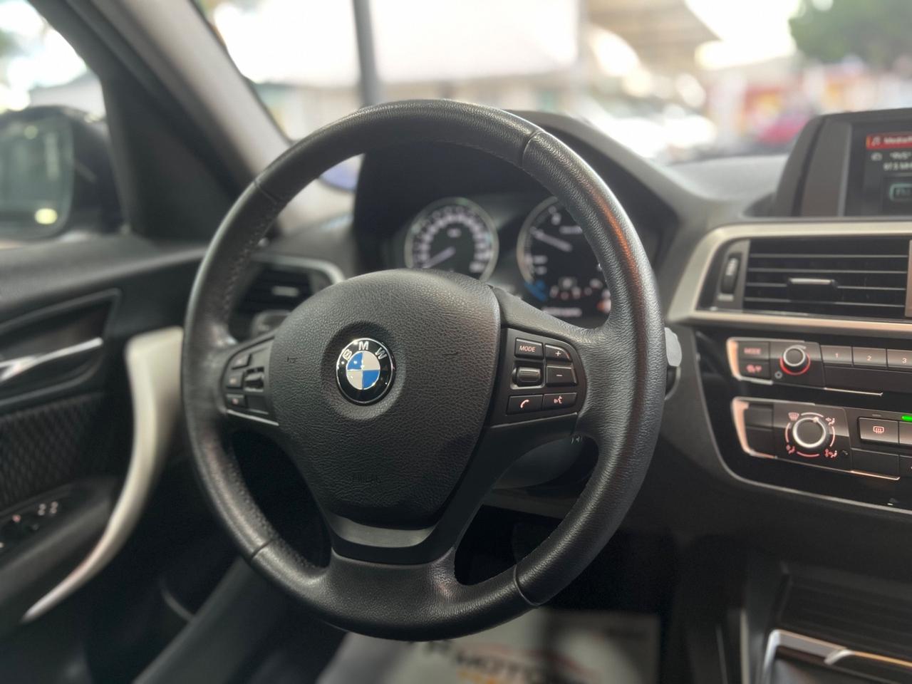 Bmw serie 1 116d SOLO 64.000KM - 2019