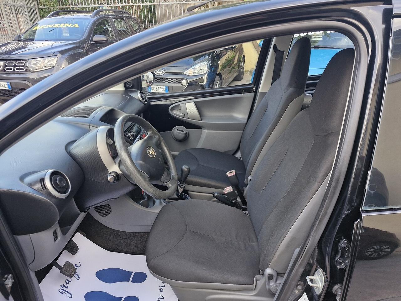 TOYOTA AYGO 1.0 BENZINA 5 PORTE ANNO 2009 130000KM