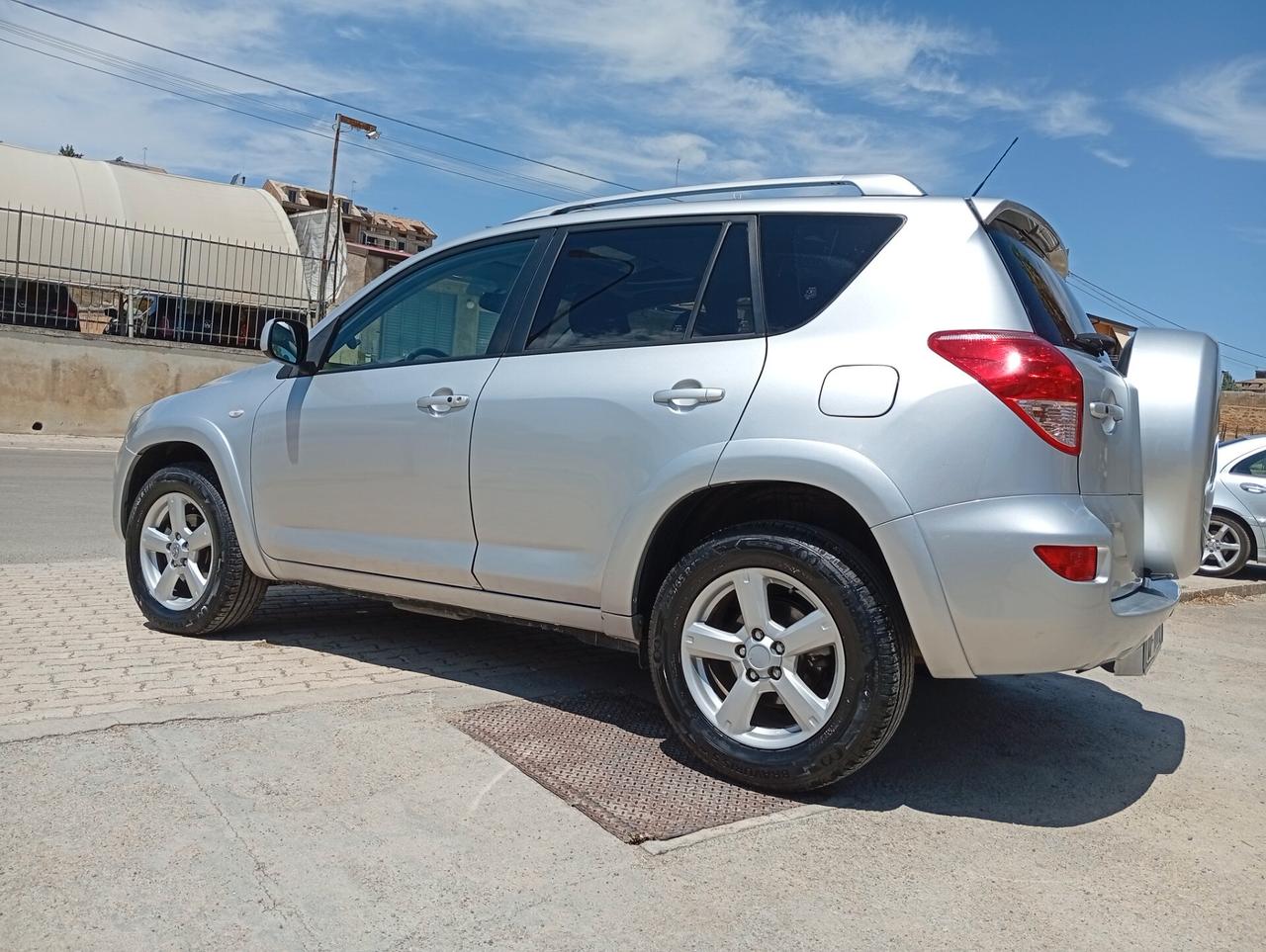 Toyota RAV 4 RAV4 2.2 D-4D 177 CV Sol Plus
